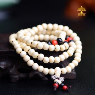collier tibétain Mala en bois blanchi 108 perles
